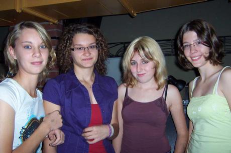 9Y839F~1d.JPG - Nikola,Pavla,Aďa,Kristýna